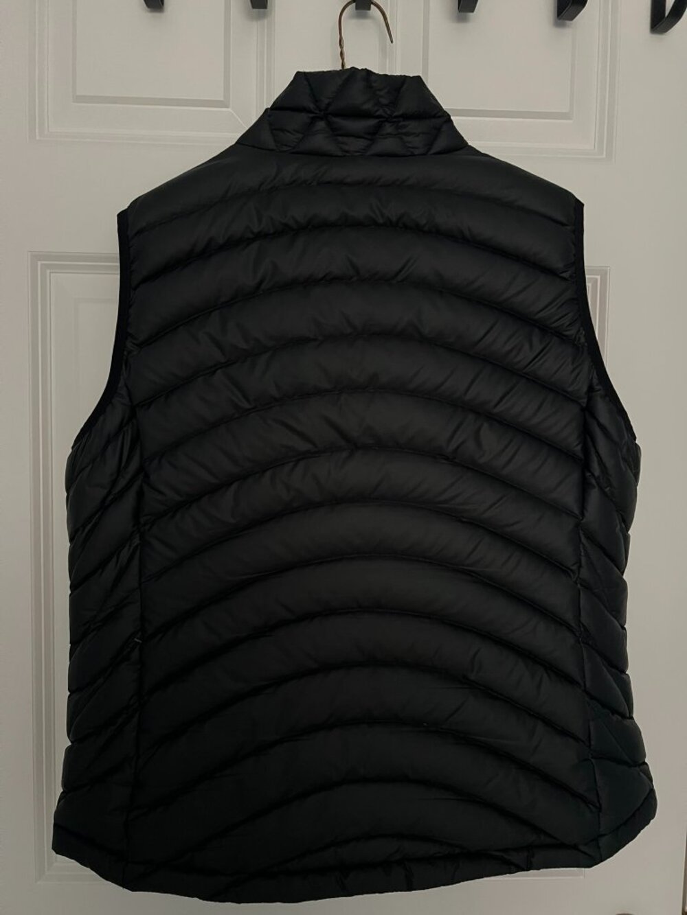 Patagonia black down vest - worn few times - Picture 3 of 6